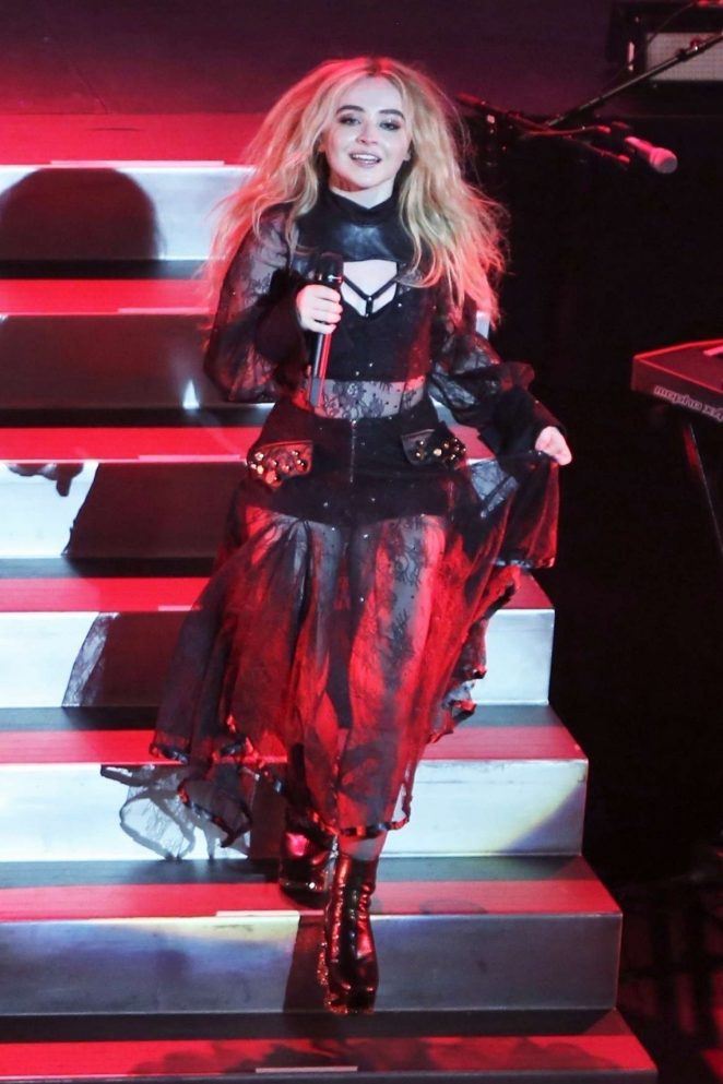 Sabrina Carpenter - Performs on 'DETOUR' Tour in  Vancouver